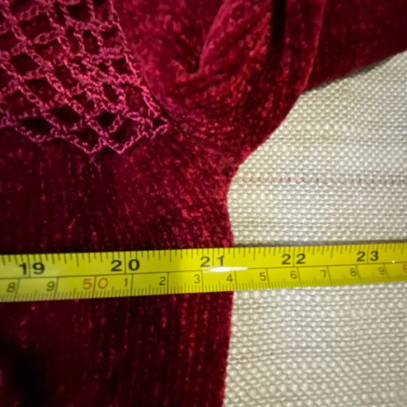 Radzoli Deep Red Chenille Dainty Crochet Flower Detail Cozy Holiday Sweater-Sz-L - Picture 12 of 16